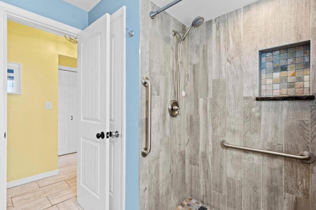 Perfect For Family Gatherings With A Heated Pool! - Clearwater'S Clear Choice Exterior foto